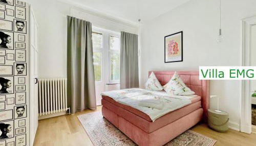 Ferienhaus Villa EMG Velbert nah Düsseldorf Essen Dortmund, Familien Gruppen bis 27 Personen, 3 Küchen, Kaminofen, Terrasse - Foto 4, wardrobe