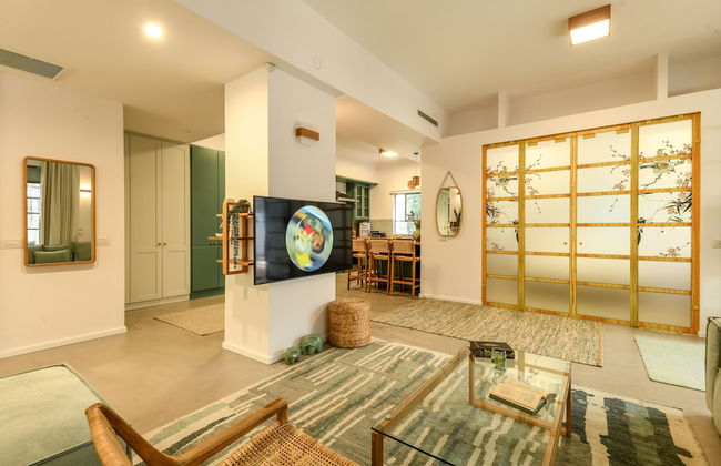 Charming 2BR Apt w a Breathtaking Patio - Foto 22