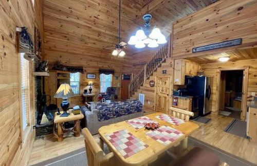 2 bed Cabin HOT TUB close to Helen #16 - Photo 18