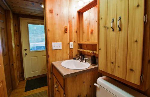 Family Cabin on 6 Acres with Lake Access and Hot Tub! - Foto 15