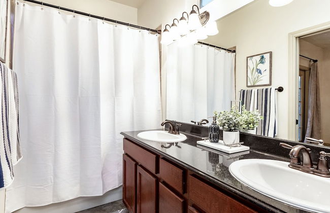 Upstay - 2-home Complex in Govalle for 18ppl - Photo 19