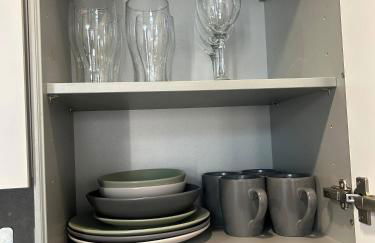 Central 1-Bed Apt for 4 Close To Transport Shops - Foto 7