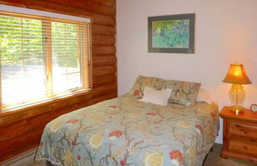 Along Big Wood River Hailey Family Cabin with Yard - Foto 20