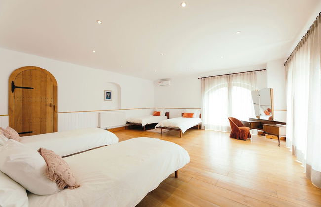 Luxurious 5 Bedroom Villa With Waterfall Closeby - Foto 3