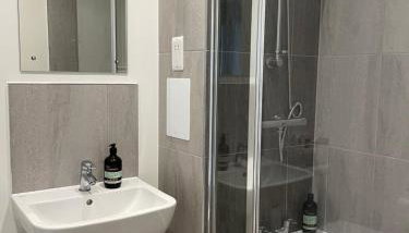 Beautiful 1 bedroom Luxury Apartment near Erith Station - Foto 2