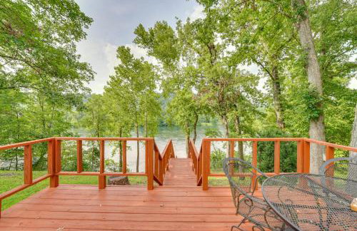 Flippin Home with Fire Pit Walk to White River! - Foto 2