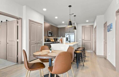 Cozysuites PHX RORO Gym Pool Pets Parking #13 - Photo 16