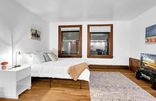 Walk to 3 Breweries! 1 Bed Apartment on Grand - Foto 2