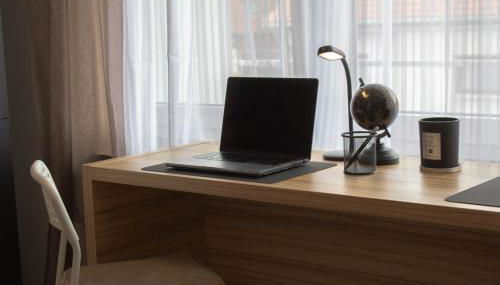 Modernes Studio mit großem Balkon, vollausgestatteter Küche und idealem Arbeitsplatz für Home Office - Foto 2