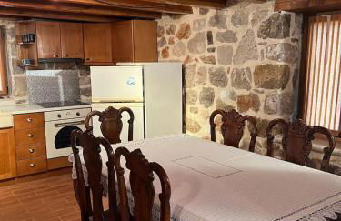 Cheerful 3 bedroom cottage with indoor fireplace - Foto 36