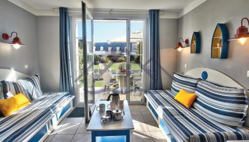 LocaLise - Maison E2 au Guilvinec - A 20m de la mer avec jardin et piscine - Tout à pied, plage, port, centre commerces, marché - Wifi inclus - Vue mer de la chambre - Animaux bienvenus - Linge de lit inclus - Foto 4