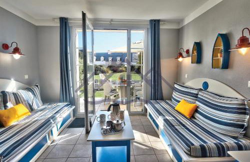 LocaLise - Maison E2 au Guilvinec - A 20m de la mer avec jardin et piscine - Tout à pied, plage, port, centre commerces, marché - Wifi inclus - Vue mer de la chambre - Animaux bienvenus - Linge de lit inclus - Foto 4