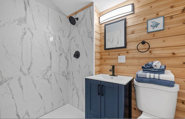 Modern Condo Perfect For Winter Rental - Photo 11