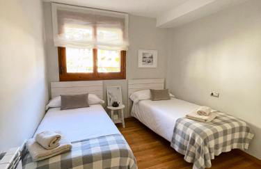 Apartamento familiar en el centro de Benasque con terraza - Photo 8