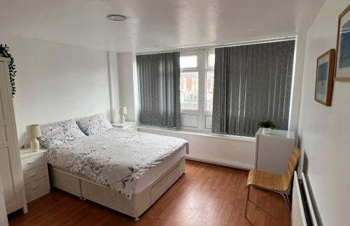 Luxury 4 Bed 3 bath 6 mins from City Renter - Foto 4