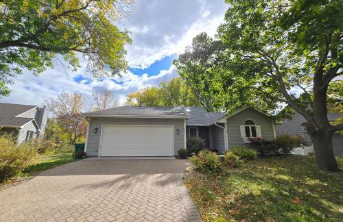 Nature's Blissful Haven - King Bed & Heated Garage - Foto 10