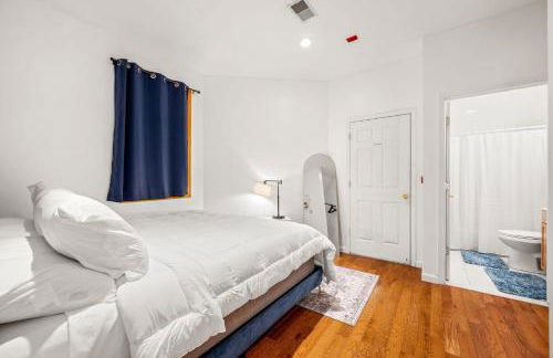 Charming Home In Heart of City With King Size Bed! - Foto 8