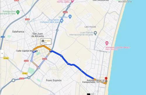 Encantador Ático a 2,6 km de la Playa - Foto 65