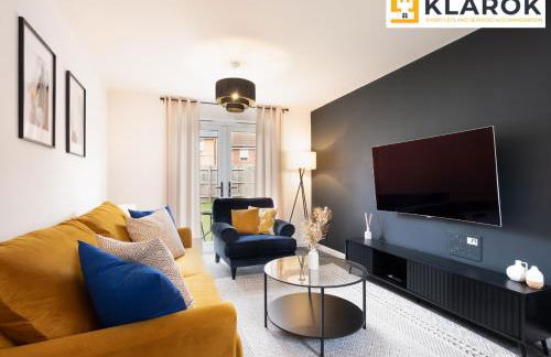 Four Bedroom Semi Detached House By Klarok Accommodation Peterborough With Free Parking & Garden - Foto 10