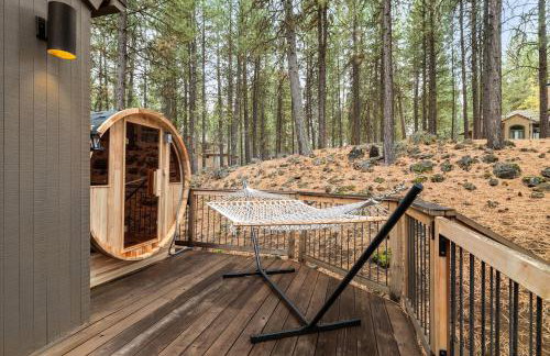 Treehouse Cabin Hot Tub Sauna Game Room - Foto 3