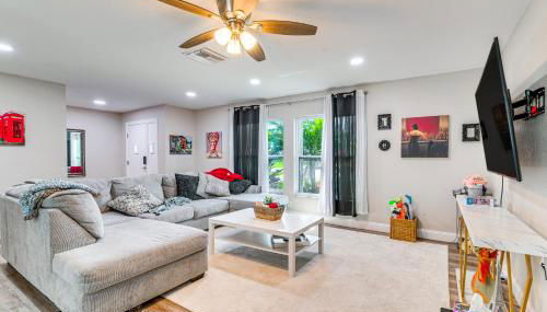 Disney Day Trips! Lakefront Home with Heated Pool - Foto 3