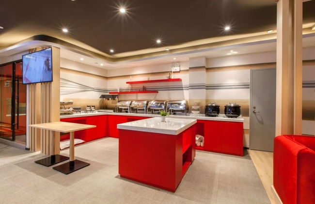 The Ibis Hotel - Photo 16