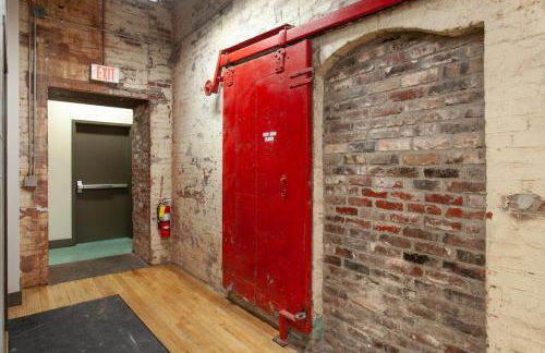 Dollys Downtown Loft Knoxville - Photo 43