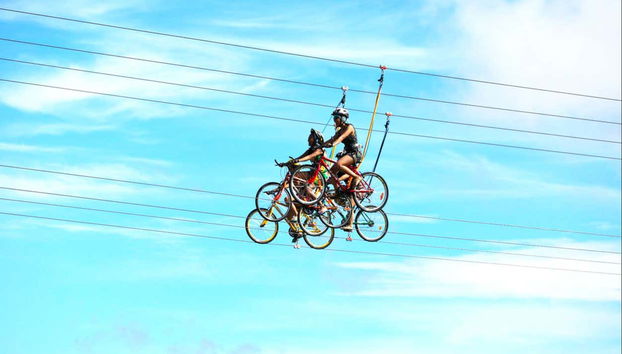 Excursión privada a Campuestohan Highland Resort - Foto 2, Bicicletas voladoras