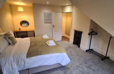 Spacious Mytholmroyd Apartment with River Views - Photo 6