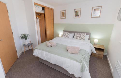Stylish 2-Bed Apartment, City Centre Gem, 1 min walk to Train Station, Free parking - Foto 3
