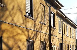 Little House - Photo 2