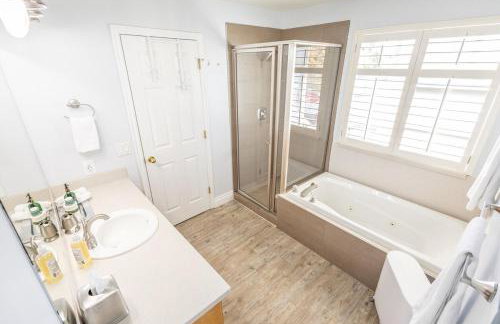 Farmington Gem 6BR Hot Cold Tub Sleeps 15 - Foto 33