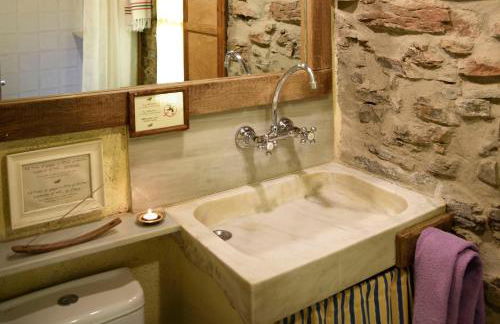 La Pegatera Masia rodeada de bosque ideal para desconectar - Photo 7