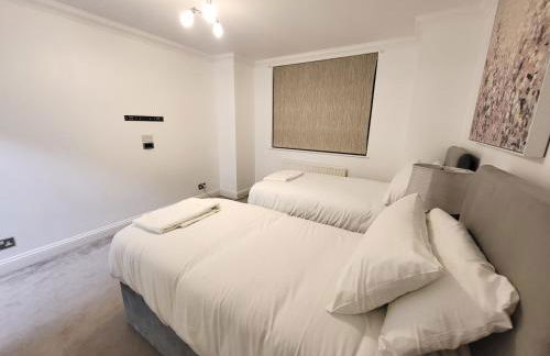 Garland Stylish 2 Bedroom Apartment A Minute Walk From Station - Foto 6