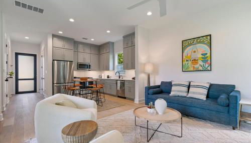 Modern Family Comfort 2BR 2 5BA Sleeps 6 - Foto 2