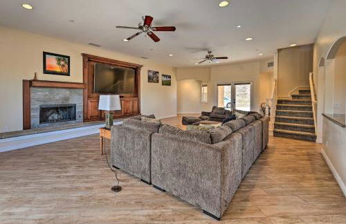 Luxe Vista Getaway with Private Pool and Hot Tub! - Foto 5