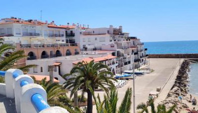 SPACIOUS FLAT WITH SEA VIEWS, FOR 8 PEOPLE WITH 3 BEDROOMS, 2 BATHROOMS and WIFI, NEXT TO THE BEACH!! - Foto 5