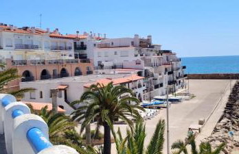 SPACIOUS FLAT WITH SEA VIEWS, FOR 8 PEOPLE WITH 3 BEDROOMS, 2 BATHROOMS and WIFI, NEXT TO THE BEACH!! - Foto 5