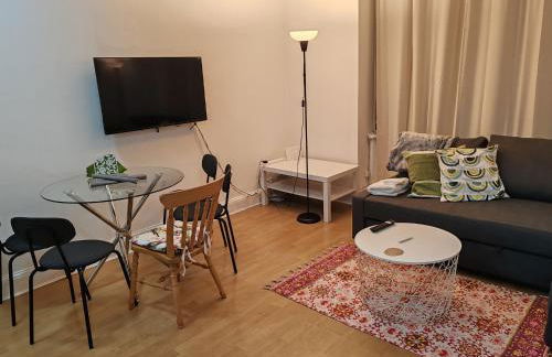 Two bedroom apartment in Queensway, London W2, - Foto 13