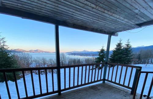 Traditional Wooden Apartment - Photo 3