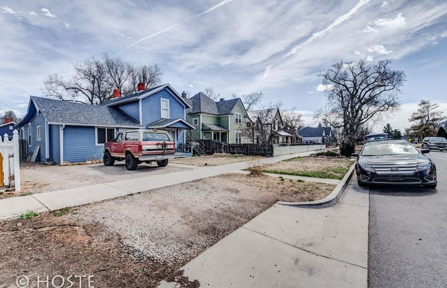 1BR Downtown Townhome King Bed, 5 Min to Shops - Photo 10