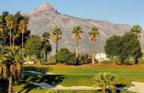 Luxury seaview apartment in Marbella located in a secure gated community with swimming pool and large terrace Perfect for families visiting Marbella and Puerto Banús - Foto 59