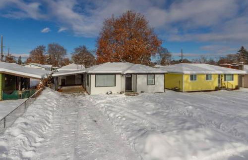 Adorable 2 BD 1 BTH Home Minutes Away from Gonzaga - Foto 13