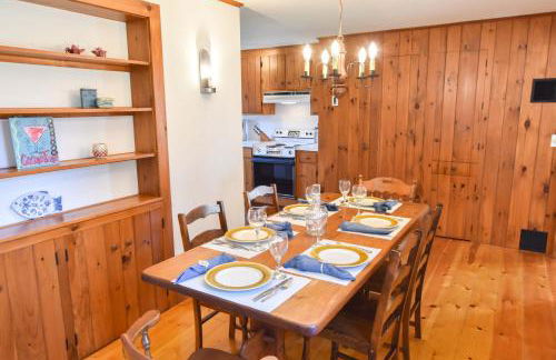 Walk to Water w Stunning Cove Views - Foto 9