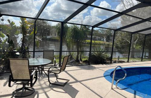 Private Tropical Waterfront Sanctuary w pool, hot tub & an island! Pet Friendly - Foto 71