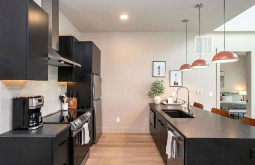 2 Bedroom + Loft Condo, Coffee Shop in Building - Foto 4