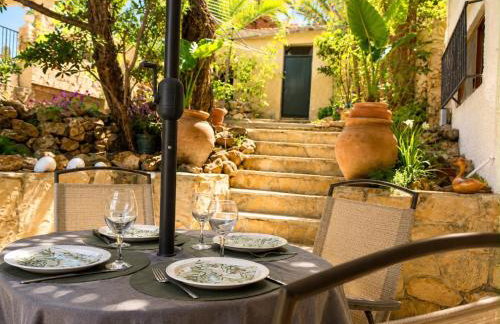 Cala Canyelles Villa & Private Studio with Garden - Foto 11