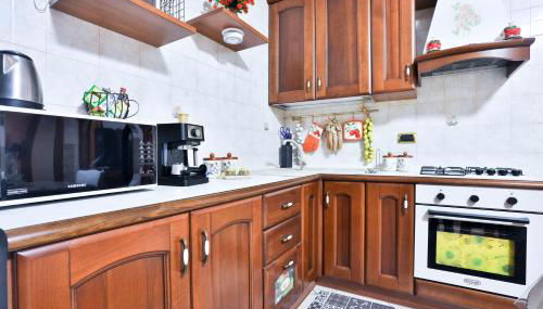 GuestHost - Vesuvium Garden - Photo 3