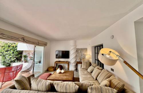 Cozy Townhouse with Sea View - Photo 10