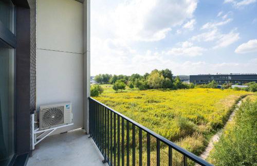 Elegant Studio with Air Conditioning Near the Airport in Wroclaw by Noclegi Renters - Foto 22